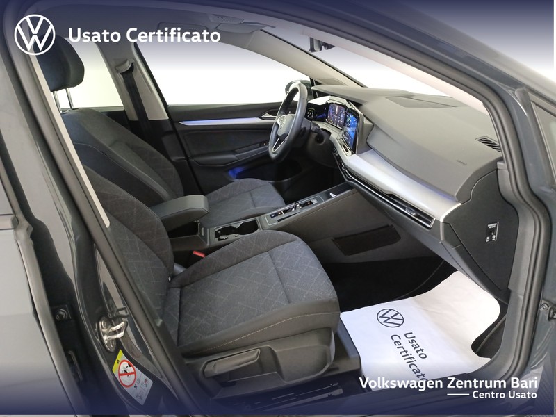 Volkswagen Golf variant 1.0 etsi evo life 110cv dsg - 24