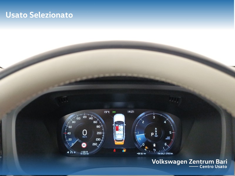 Volvo XC60 2.0 b4 momentum pro auto - 9