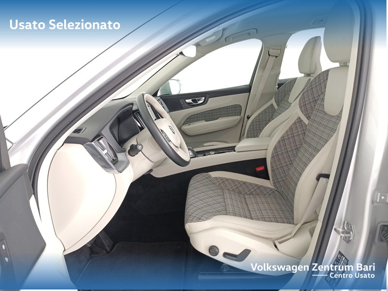 Volvo XC60 2.0 b4 momentum pro auto - 12