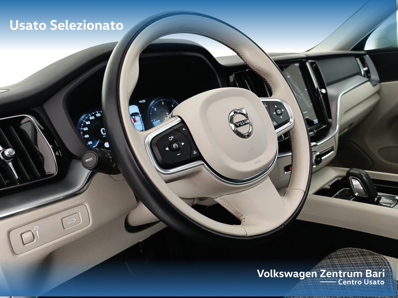 Volvo XC60 2.0 b4 momentum pro auto - 14