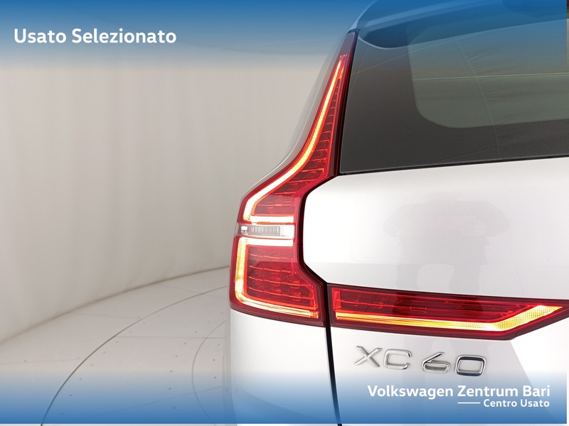 Volvo XC60 2.0 b4 momentum pro auto - 18
