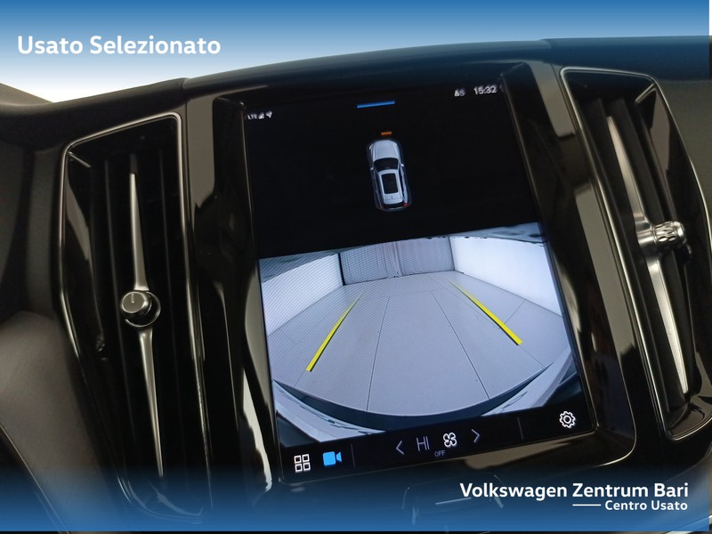 Volvo XC60 2.0 b4 momentum awd auto - 11