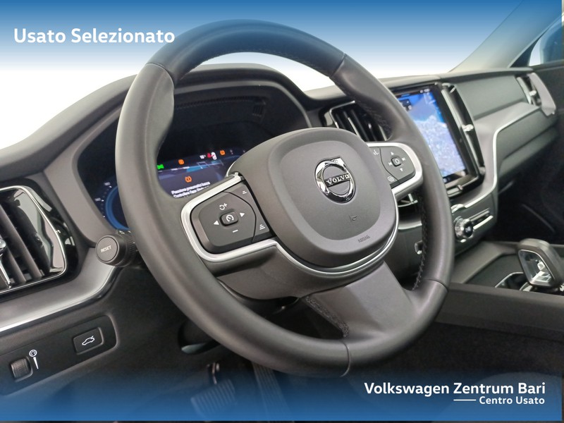 Volvo XC60 2.0 b4 momentum awd auto - 14