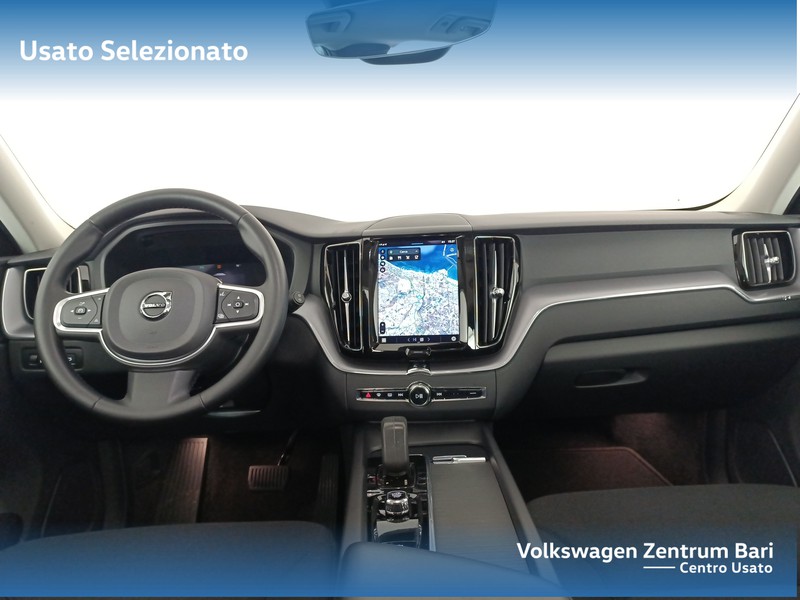 Volvo XC60 2.0 b4 momentum awd auto - 17