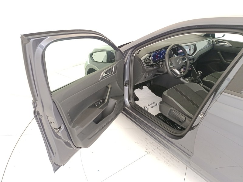 Volkswagen Polo 1.0 tsi style 95cv - 11