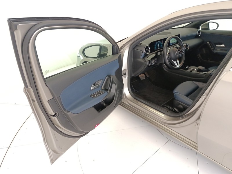 Mercedes Classe A 180 d business extra auto - 12