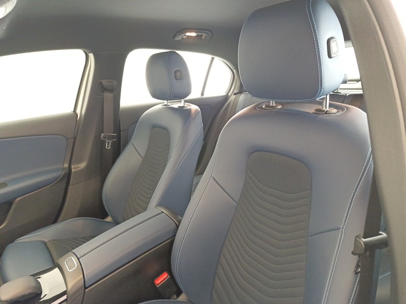 Mercedes Classe A 180 d business extra auto - 14