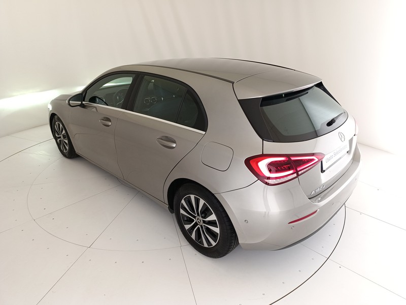 Mercedes Classe A 180 d business extra auto - 16