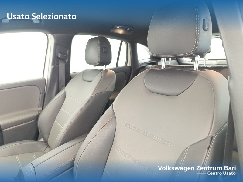 Mercedes GLA 200 d premium auto - 16