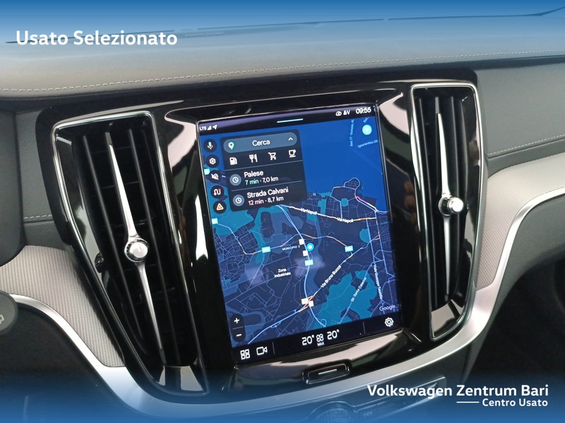 Volvo V60 2.0 b4 ultimate dark auto - 9