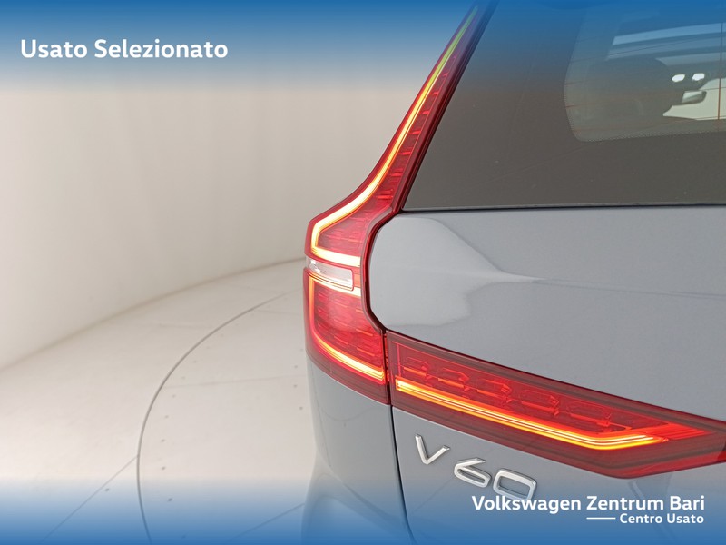 Volvo V60 2.0 b4 ultimate dark auto - 18