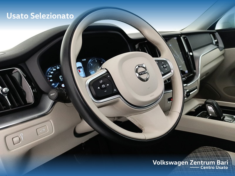 Volvo XC60 2.0 b4 momentum pro auto - 14