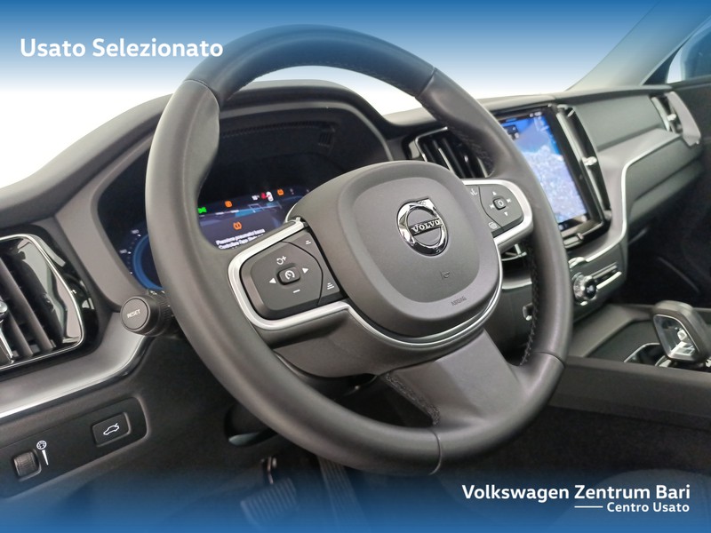 Volvo XC60 2.0 b4 momentum awd auto - 14