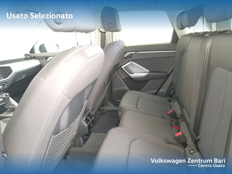 Audi Q3 35 2.0 tdi business s-tronic - 16