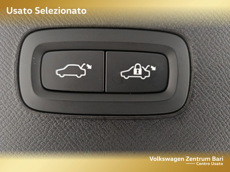 Volvo XC90 2.0 b5 inscription awd 7p.ti geartronic my20 - 17