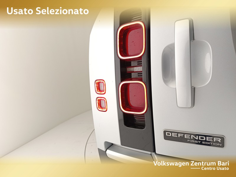 Land Rover Defender 2.0d sd4 first edition awd 240cv 7p.ti auto - 19