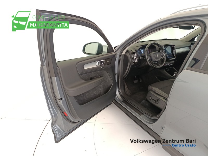 Volvo XC40 2.0 d3 momentum awd geartronic my20 - 11