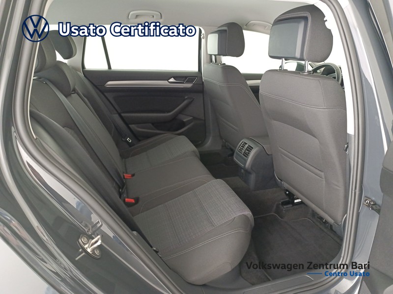 Volkswagen Passat variant 2.0 tdi business 122cv dsg - 18
