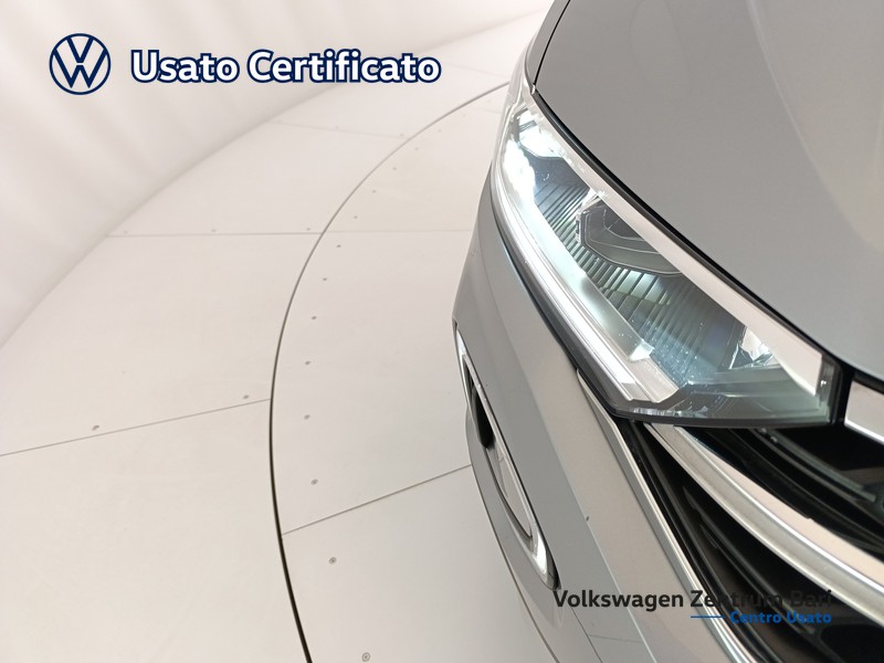 Volkswagen T-Roc 1.0 tsi style 110cv - 22