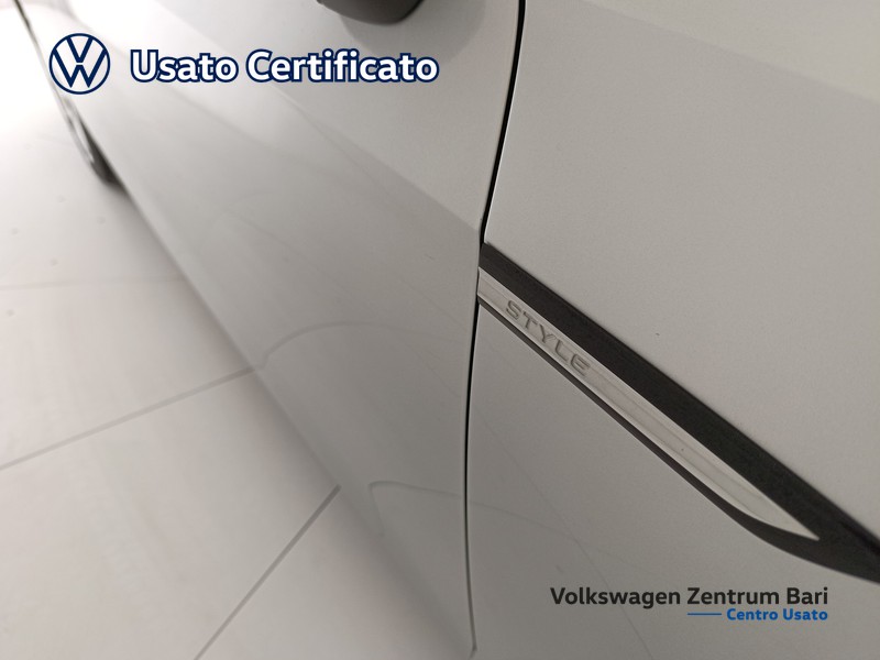 Volkswagen Golf variant 2.0 tdi style 115cv - 20