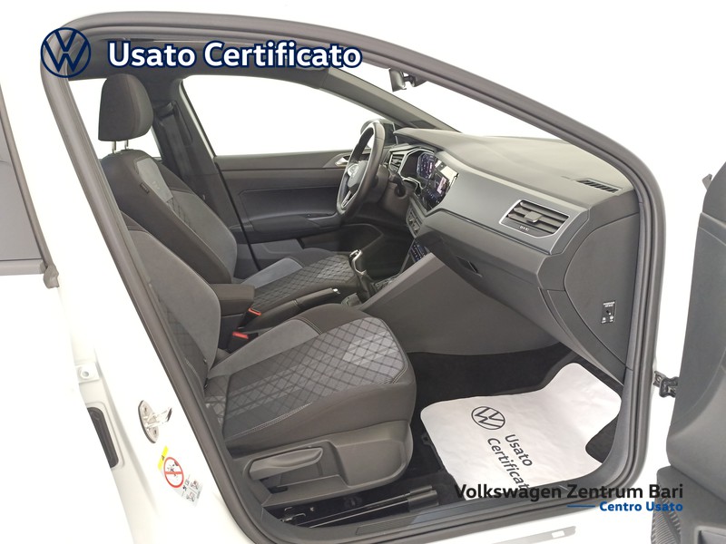 Volkswagen Taigo 1.0 tsi r-line 110cv - 24