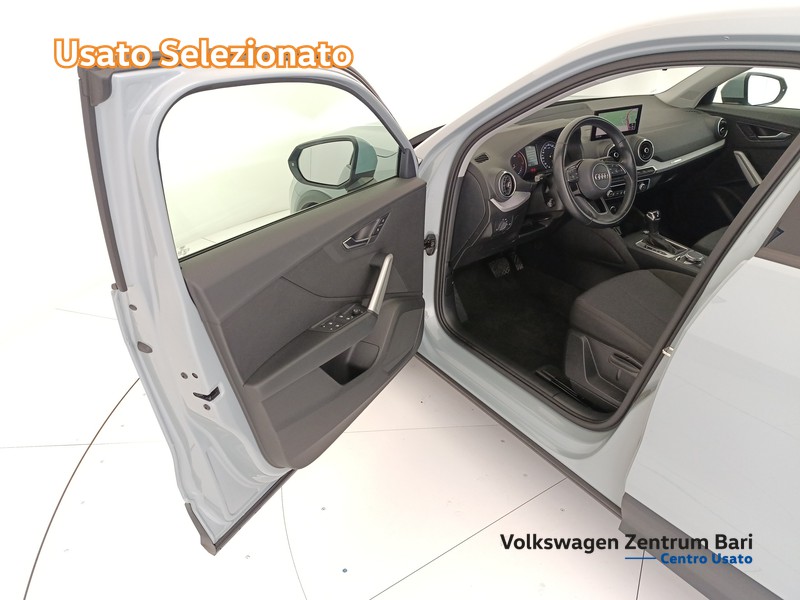 Audi Q2 35 2.0 tdi s-tronic - 12