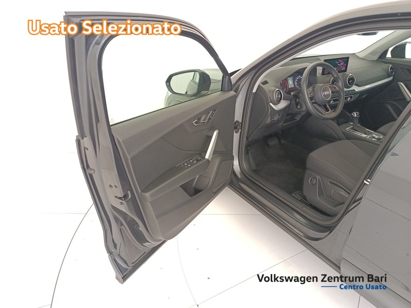 Audi Q2 35 2.0 tdi business s-tronic - 12