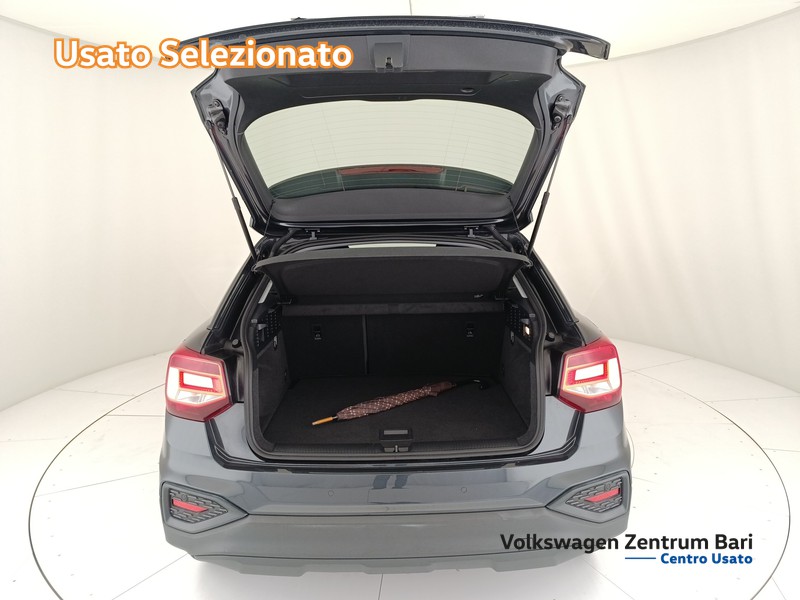 Audi Q2 35 2.0 tdi business s-tronic - 18