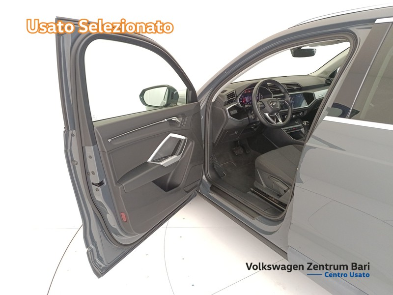 Audi Q3 35 2.0 tdi - 11