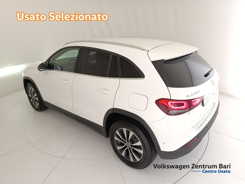 Mercedes GLA 180 d business auto - 16