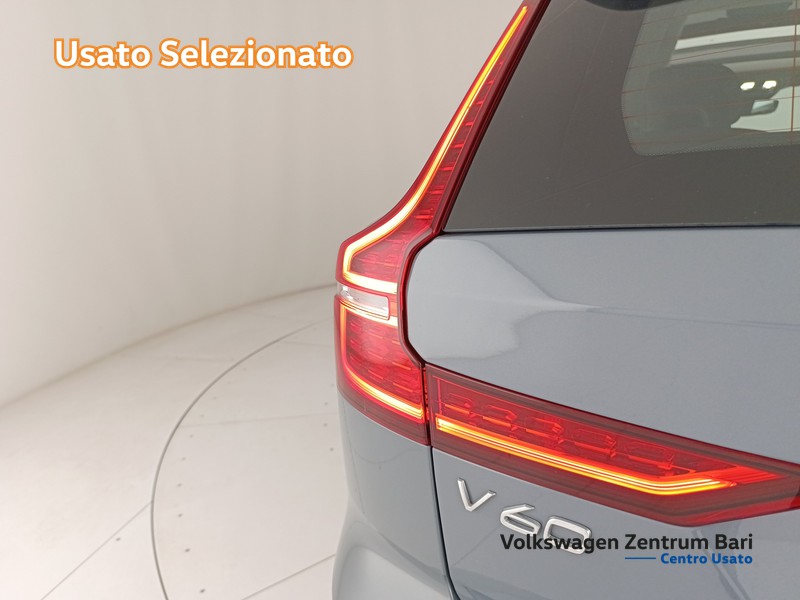 Volvo V60 2.0 b4 ultimate dark auto - 18