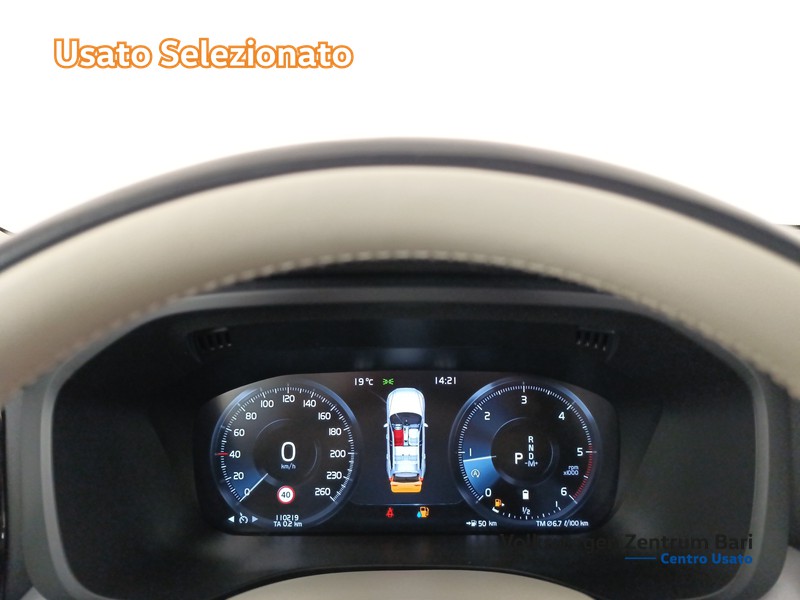 Volvo XC60 2.0 b4 momentum pro auto - 9