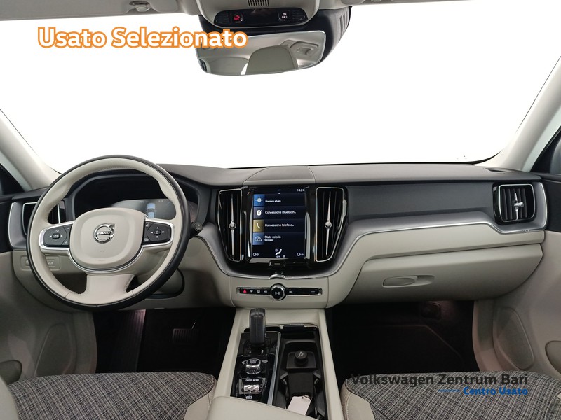 Volvo XC60 2.0 b4 momentum pro auto - 17