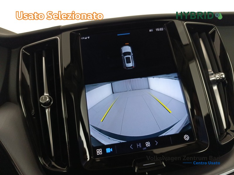 Volvo XC60 2.0 b4 momentum awd auto - 11