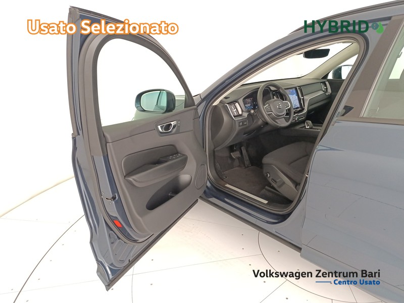 Volvo XC60 2.0 b4 momentum awd auto - 12