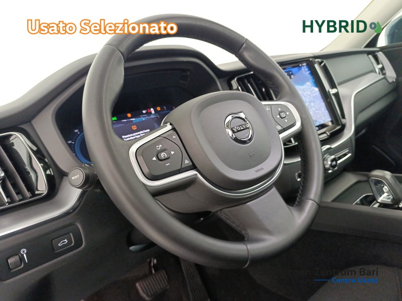 Volvo XC60 2.0 b4 momentum awd auto - 14