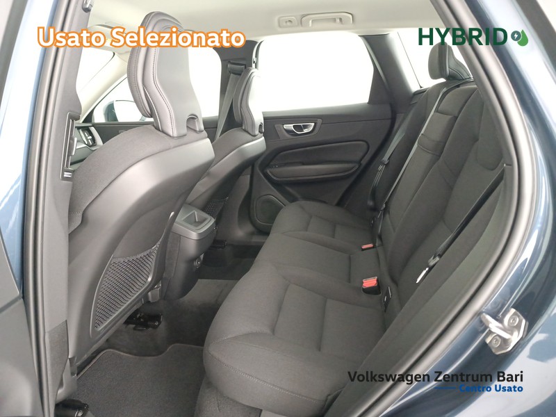 Volvo XC60 2.0 b4 momentum awd auto - 16