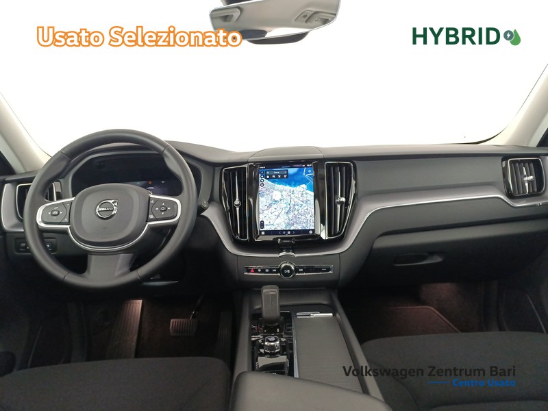 Volvo XC60 2.0 b4 momentum awd auto - 17