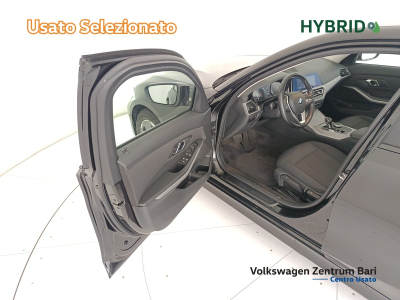 BMW Serie 3 318d mhev 48v business advantage auto - 11