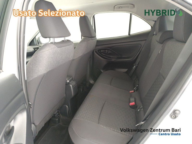 Toyota Yaris cross 1.5h business fwd 116cv e-cvt - 17
