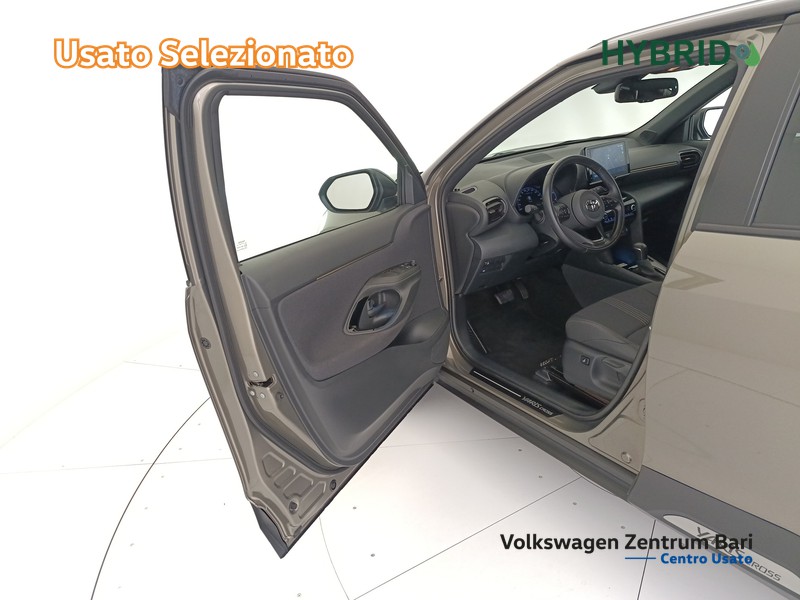 Toyota Yaris cross 1.5h adventure awd-i 116cv e-cvt - 13