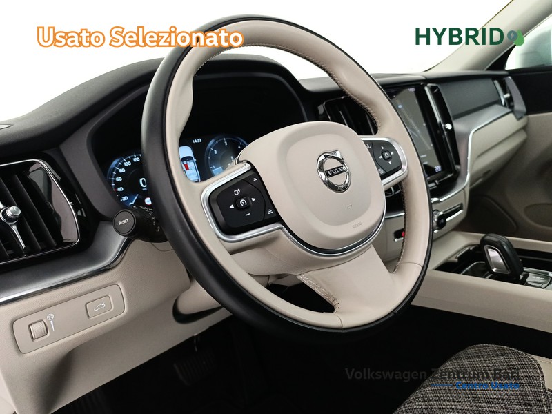 Volvo XC60 2.0 b4 momentum pro auto - 14