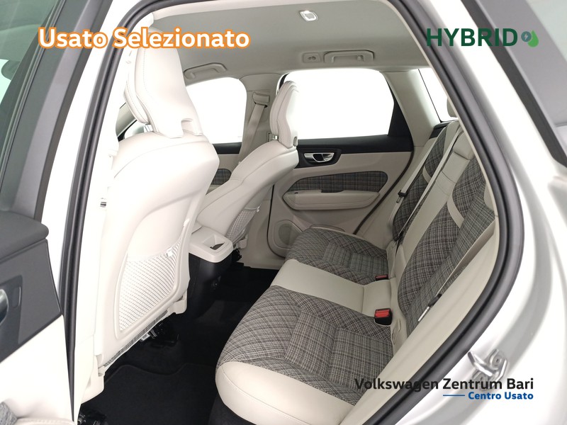 Volvo XC60 2.0 b4 momentum pro auto - 16
