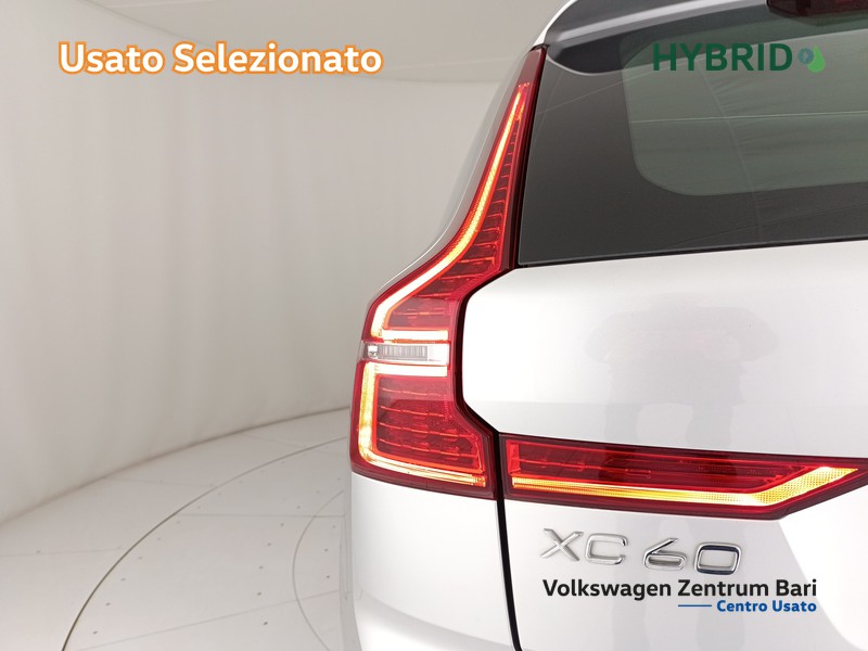 Volvo XC60 2.0 b4 momentum pro auto - 18