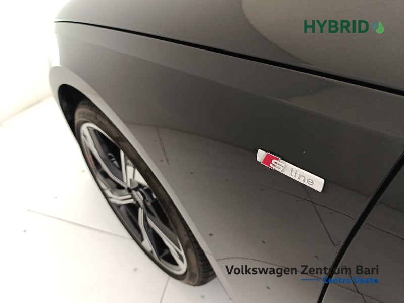 Audi A4 avant 40 2.0 tdi mhev s line edition 204cv s-tronic - 16
