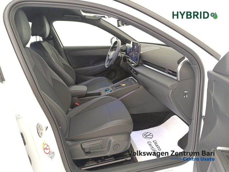 Volkswagen T-Roc 1.5 etsi r-line 150cv dsg - 22
