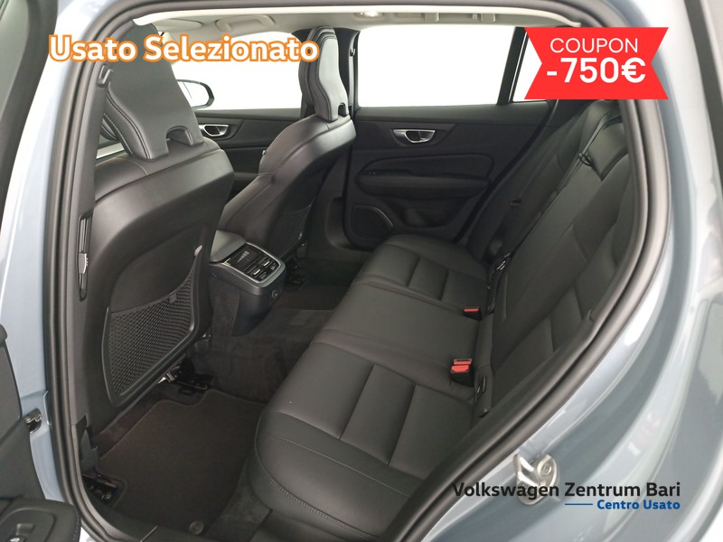 Volvo V60 2.0 b4 ultimate dark auto - 16