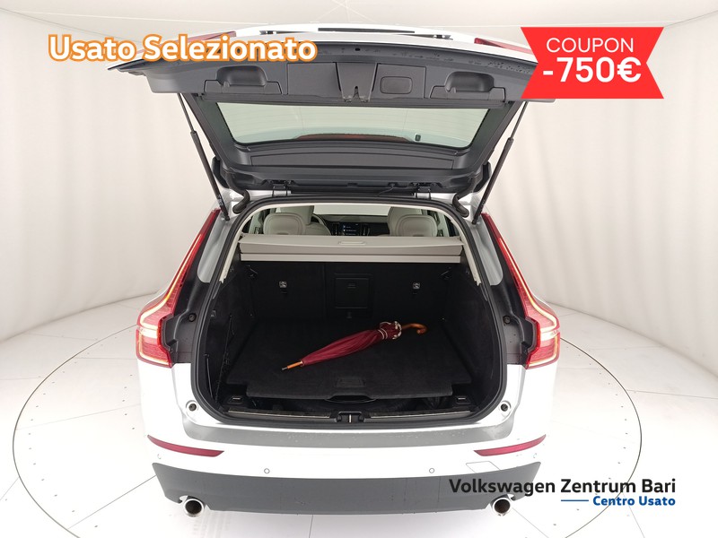 Volvo XC60 2.0 b4 momentum pro auto - 19