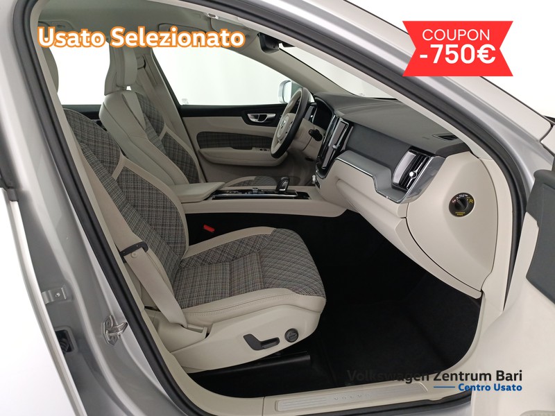 Volvo XC60 2.0 b4 momentum pro auto - 21