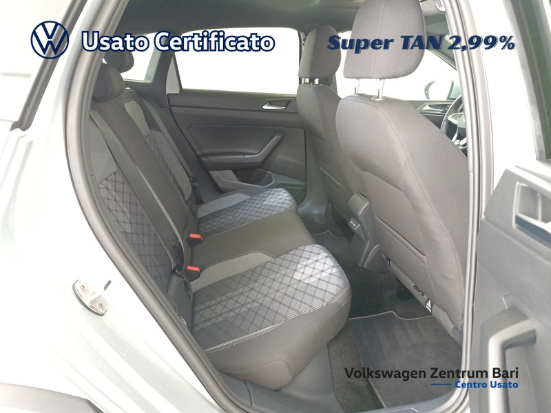 Volkswagen Taigo 1.0 tsi r-line 115cv - 23